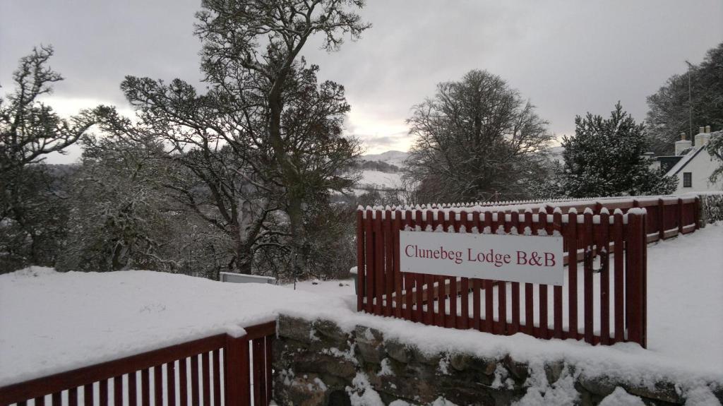 Clunebeg Lodge Drumnadrochit Exterior photo